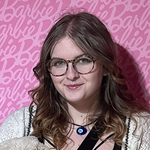 portrait of Elle Barnes '28